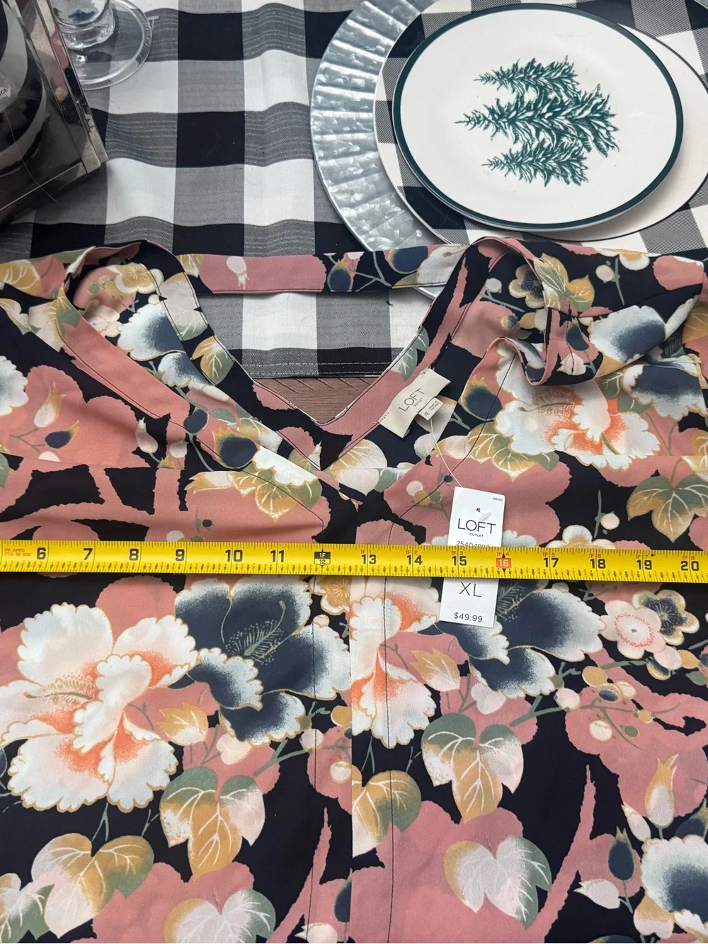 LOFT Pink Floral V-Neck Blouse with Navy & Cream Accents XL NWT - Picture 6 of 6
